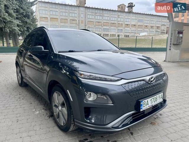 Сірий Хендай Kona, об'ємом двигуна 0 л та пробігом 92 тис. км за 17900 $, фото 1 на Automoto.ua