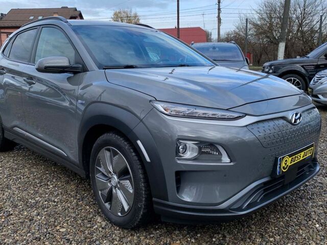 Серый Хендай Kona, объемом двигателя 64 л и пробегом 119 тыс. км за 17900 $, фото 1 на Automoto.ua