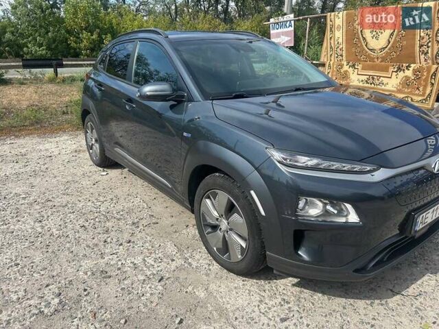 Серый Хендай Kona, объемом двигателя 0 л и пробегом 85 тыс. км за 18700 $, фото 1 на Automoto.ua