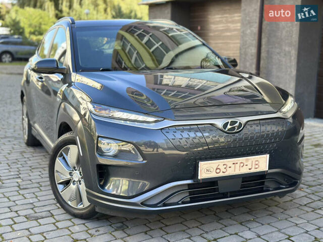 Серый Хендай Kona, объемом двигателя 0 л и пробегом 129 тыс. км за 16999 $, фото 1 на Automoto.ua