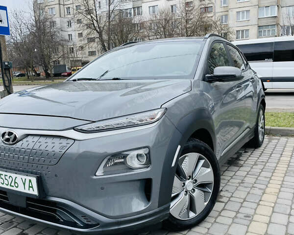 Сірий Хендай Kona, об'ємом двигуна 0 л та пробігом 103 тис. км за 17999 $, фото 1 на Automoto.ua
