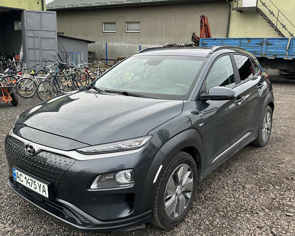 Серый Хендай Kona, объемом двигателя 0 л и пробегом 72 тыс. км за 24900 $, фото 1 на Automoto.ua