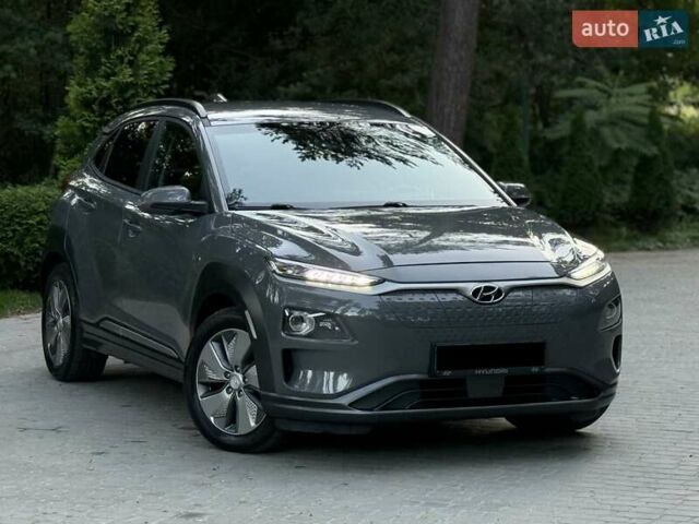 Серый Хендай Kona, объемом двигателя 0 л и пробегом 96 тыс. км за 17200 $, фото 1 на Automoto.ua