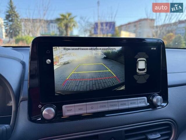 Серый Хендай Kona, объемом двигателя 0 л и пробегом 111 тыс. км за 17000 $, фото 1 на Automoto.ua