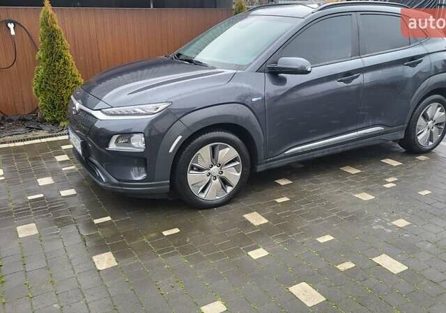 Сірий Хендай Kona, об'ємом двигуна 0 л та пробігом 121 тис. км за 17800 $, фото 1 на Automoto.ua