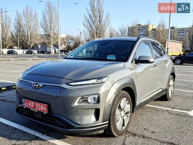 Серый Хендай Kona, объемом двигателя 0 л и пробегом 116 тыс. км за 18600 $, фото 1 на Automoto.ua