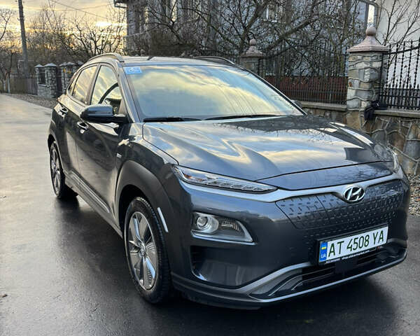 Серый Хендай Kona, объемом двигателя 0 л и пробегом 23 тыс. км за 16900 $, фото 1 на Automoto.ua