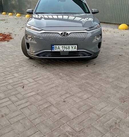 Серый Хендай Kona, объемом двигателя 0 л и пробегом 67 тыс. км за 16100 $, фото 1 на Automoto.ua