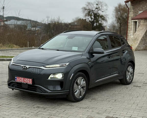 Сірий Хендай Kona, об'ємом двигуна 0 л та пробігом 98 тис. км за 17900 $, фото 1 на Automoto.ua