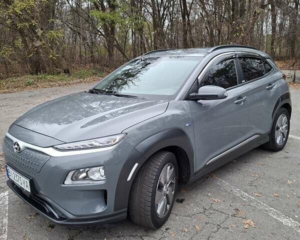 Сірий Хендай Kona, об'ємом двигуна 0 л та пробігом 86 тис. км за 15200 $, фото 1 на Automoto.ua