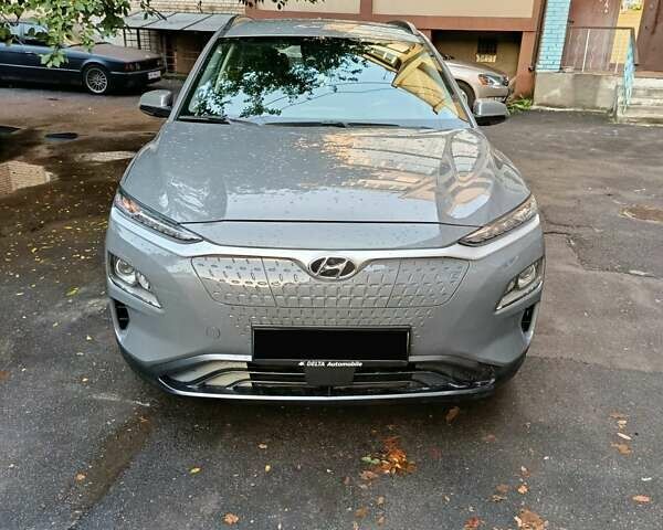Сірий Хендай Kona, об'ємом двигуна 0 л та пробігом 90 тис. км за 17000 $, фото 1 на Automoto.ua