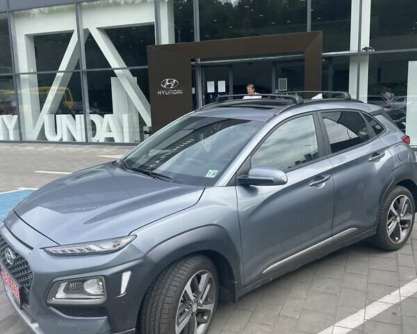 Серый Хендай Kona, объемом двигателя 0 л и пробегом 8 тыс. км за 18500 $, фото 1 на Automoto.ua