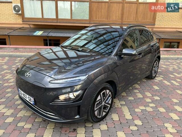 Серый Хендай Kona, объемом двигателя 0 л и пробегом 114 тыс. км за 19950 $, фото 1 на Automoto.ua