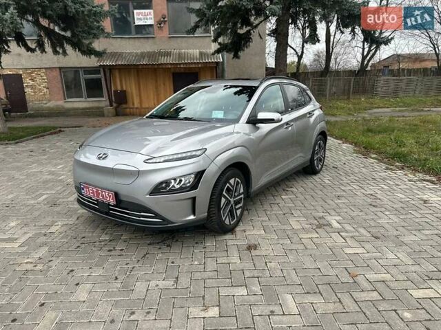 Серый Хендай Kona, объемом двигателя 0 л и пробегом 61 тыс. км за 17900 $, фото 1 на Automoto.ua