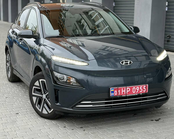 Серый Хендай Kona, объемом двигателя 0 л и пробегом 53 тыс. км за 17400 $, фото 1 на Automoto.ua