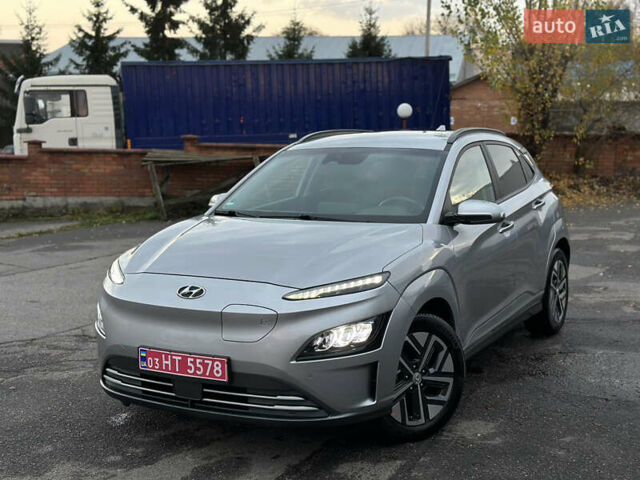 Сірий Хендай Kona, об'ємом двигуна 0 л та пробігом 57 тис. км за 17900 $, фото 1 на Automoto.ua