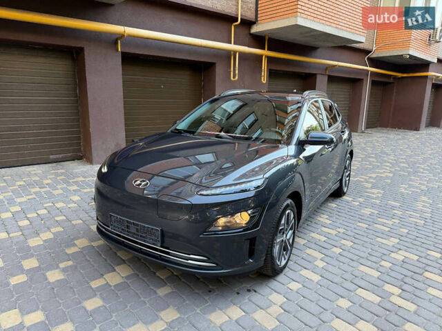 Серый Хендай Kona, объемом двигателя 0 л и пробегом 79 тыс. км за 18400 $, фото 1 на Automoto.ua