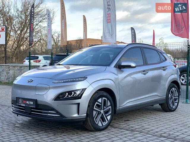 Серый Хендай Kona, объемом двигателя 0 л и пробегом 35 тыс. км за 17999 $, фото 1 на Automoto.ua