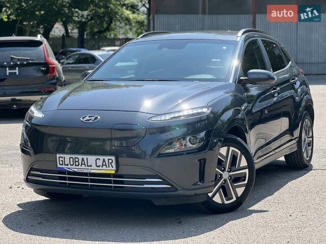 Серый Хендай Kona, объемом двигателя 0 л и пробегом 86 тыс. км за 16650 $, фото 1 на Automoto.ua