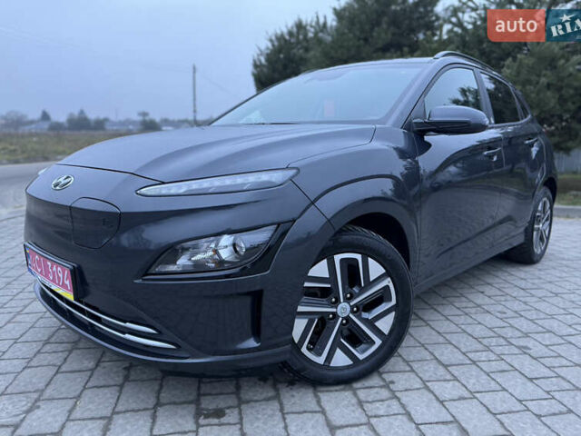 Серый Хендай Kona, объемом двигателя 0 л и пробегом 97 тыс. км за 16600 $, фото 1 на Automoto.ua