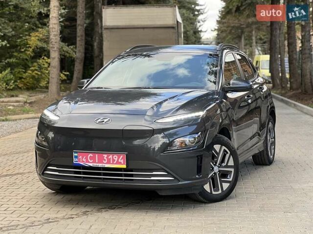 Сірий Хендай Kona, об'ємом двигуна 0 л та пробігом 93 тис. км за 16450 $, фото 1 на Automoto.ua