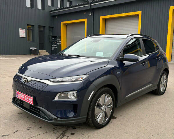 Синий Хендай Kona, объемом двигателя 0 л и пробегом 123 тыс. км за 15599 $, фото 1 на Automoto.ua