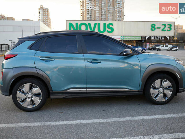 Синий Хендай Kona, объемом двигателя 0 л и пробегом 19 тыс. км за 34500 $, фото 1 на Automoto.ua