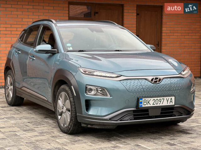 Синий Хендай Kona, объемом двигателя 0 л и пробегом 70 тыс. км за 14800 $, фото 1 на Automoto.ua