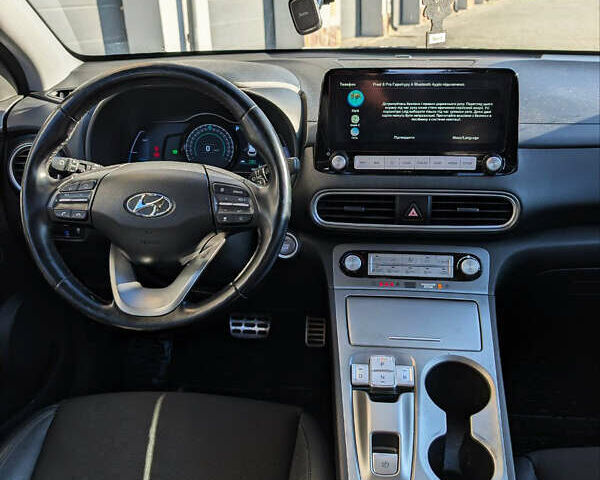 Синий Хендай Kona, объемом двигателя 0 л и пробегом 99 тыс. км за 18500 $, фото 1 на Automoto.ua