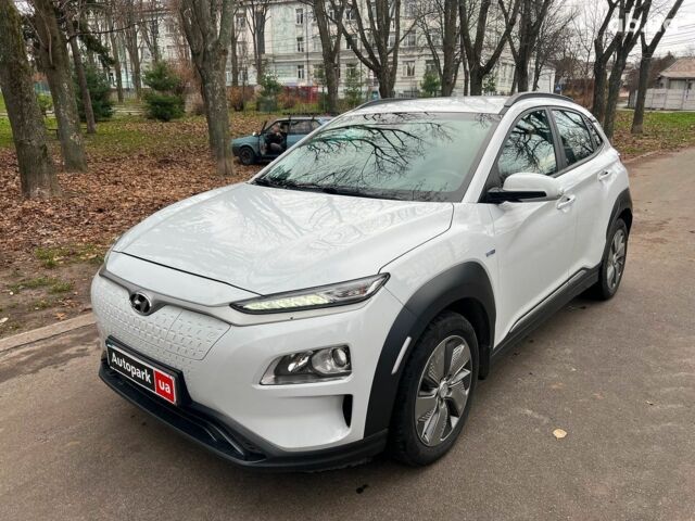 Белый Хендай Kona Electric, объемом двигателя 0 л и пробегом 93 тыс. км за 14790 $, фото 1 на Automoto.ua