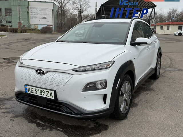 Білий Хендай Kona Electric, об'ємом двигуна 0 л та пробігом 97 тис. км за 17600 $, фото 1 на Automoto.ua