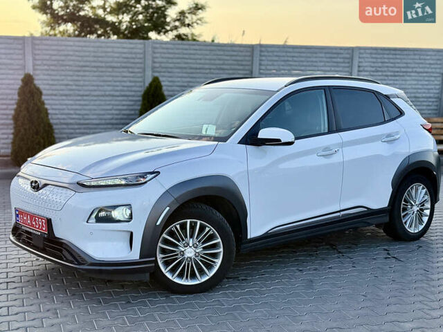 Білий Хендай Kona Electric, об'ємом двигуна 0 л та пробігом 138 тис. км за 15999 $, фото 1 на Automoto.ua