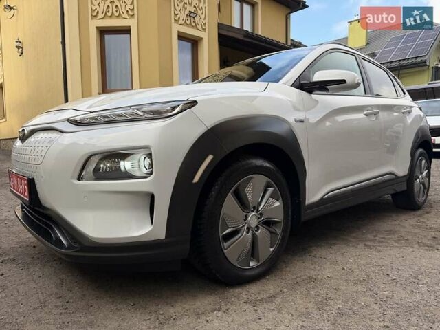 Білий Хендай Kona Electric, об'ємом двигуна 0 л та пробігом 64 тис. км за 14950 $, фото 1 на Automoto.ua