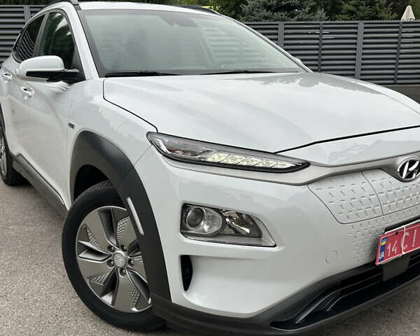 Білий Хендай Kona Electric, об'ємом двигуна 0 л та пробігом 56 тис. км за 14900 $, фото 1 на Automoto.ua