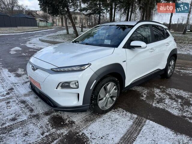 Білий Хендай Kona Electric, об'ємом двигуна 0 л та пробігом 88 тис. км за 16900 $, фото 1 на Automoto.ua