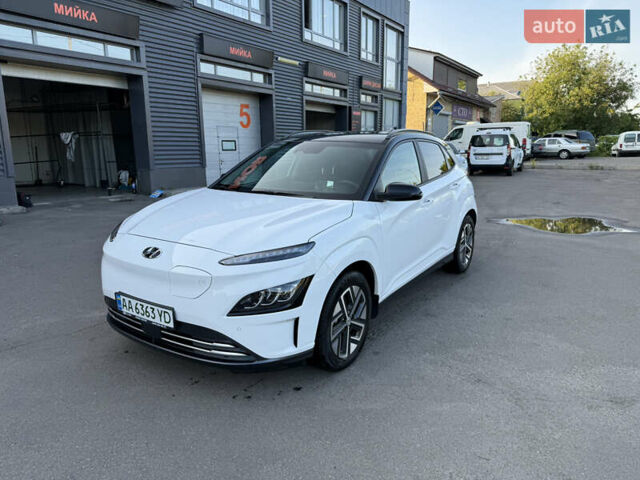 Білий Хендай Kona Electric, об'ємом двигуна 0 л та пробігом 15 тис. км за 24000 $, фото 1 на Automoto.ua