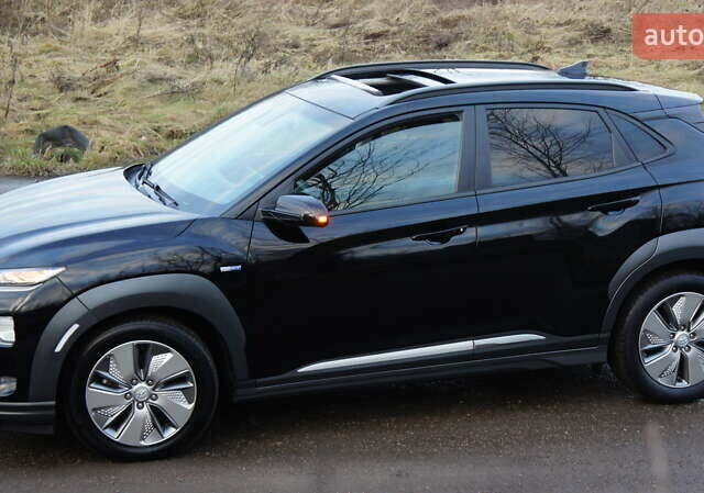 Черный Хендай Kona Electric, объемом двигателя 0 л и пробегом 124 тыс. км за 16600 $, фото 1 на Automoto.ua