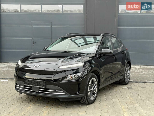 Черный Хендай Kona Electric, объемом двигателя 0 л и пробегом 37 тыс. км за 16900 $, фото 1 на Automoto.ua