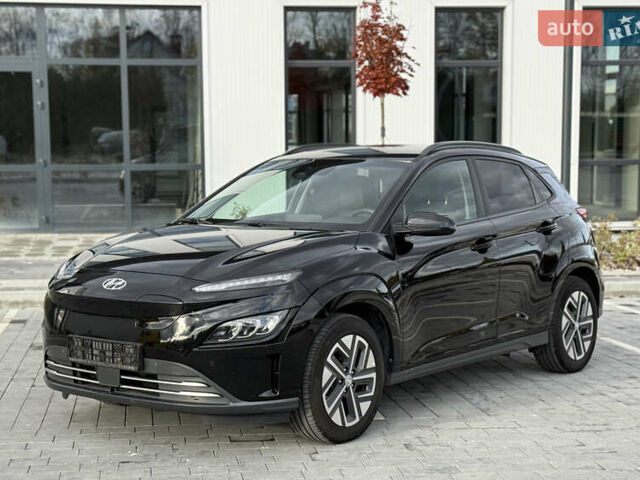 Черный Хендай Kona Electric, объемом двигателя 0 л и пробегом 43 тыс. км за 17300 $, фото 1 на Automoto.ua