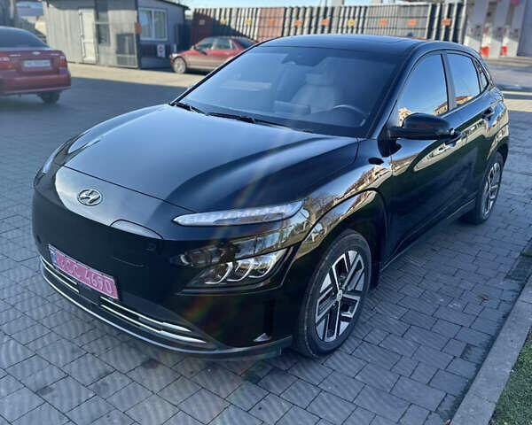 Чорний Хендай Kona Electric, об'ємом двигуна 0 л та пробігом 28 тис. км за 16999 $, фото 1 на Automoto.ua