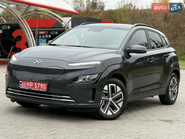 Черный Хендай Kona Electric, объемом двигателя 0 л и пробегом 20 тыс. км за 16999 $, фото 1 на Automoto.ua