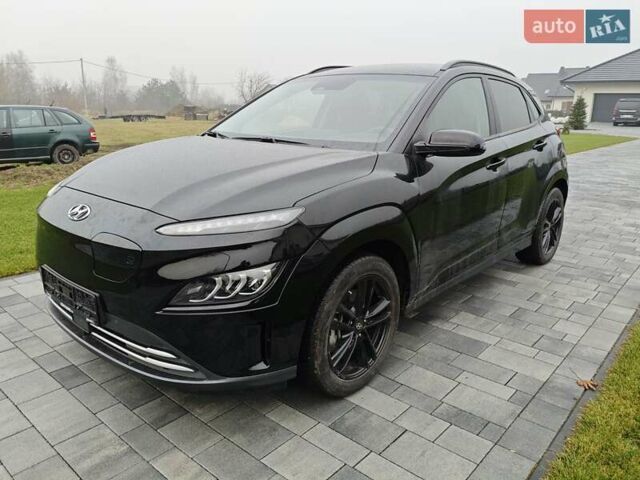Черный Хендай Kona Electric, объемом двигателя 0 л и пробегом 22 тыс. км за 17900 $, фото 1 на Automoto.ua