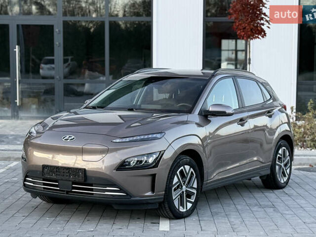 Коричневый Хендай Kona Electric, объемом двигателя 0 л и пробегом 63 тыс. км за 17300 $, фото 1 на Automoto.ua
