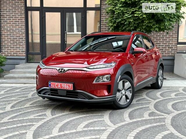 Красный Хендай Kona Electric, объемом двигателя 0 л и пробегом 72 тыс. км за 17400 $, фото 1 на Automoto.ua