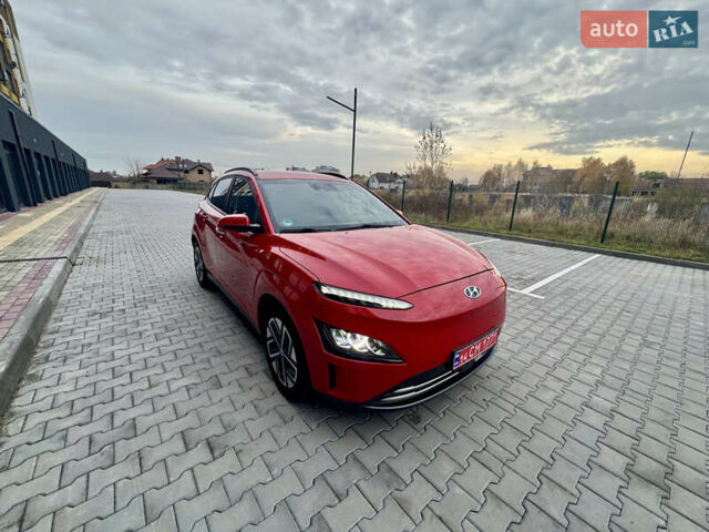 Красный Хендай Kona Electric, объемом двигателя 0 л и пробегом 161 тыс. км за 17999 $, фото 1 на Automoto.ua