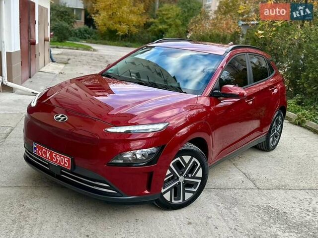 Красный Хендай Kona Electric, объемом двигателя 0 л и пробегом 84 тыс. км за 16950 $, фото 1 на Automoto.ua