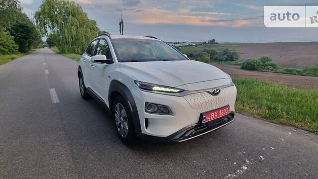 Хендай Kona Electric, объемом двигателя 0 л и пробегом 37 тыс. км за 19500 $, фото 1 на Automoto.ua