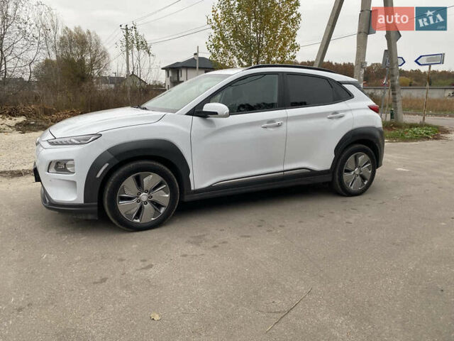 Хендай Kona Electric, объемом двигателя 0 л и пробегом 163 тыс. км за 15999 $, фото 1 на Automoto.ua