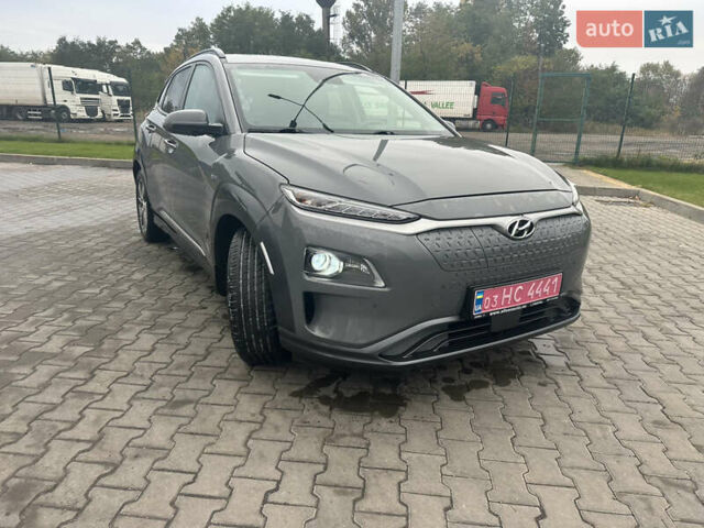 Серый Хендай Kona Electric, объемом двигателя 0 л и пробегом 85 тыс. км за 18300 $, фото 1 на Automoto.ua
