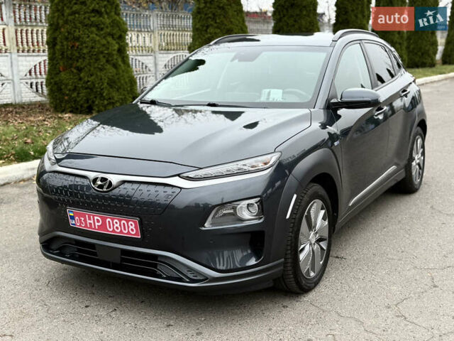 Серый Хендай Kona Electric, объемом двигателя 0 л и пробегом 103 тыс. км за 17300 $, фото 1 на Automoto.ua